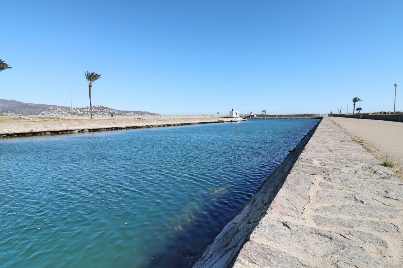 Requesens Villa Empuriabrava Exterior foto